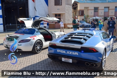 Lamborghini Huracán LP 610-4
Polizia Di Stato
Polizia Stradale
Allestimento Lamborghini
Decorazione Grafica Artlantis
POLIZIA H8862
Con stemma celebrativo "70 Anni Polizia Stradale"
In scorta alla Mille Miglia 2021
Con Mercedes-Benz SLS 6.3 AMG Dubai Police
Parole chiave: Lamborghini / / / / / / / Huracàn_LP610-4 / / / / / / / POLIZIAH8862 / / / Mille_Miglia_2021