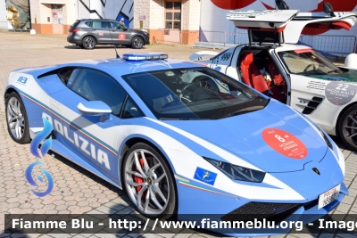 Lamborghini Huracán LP 610-4
Polizia Di Stato
Polizia Stradale
Allestimento Lamborghini
Decorazione Grafica Artlantis
POLIZIA H8862
Con stemma celebrativo "70 Anni Polizia Stradale"
In scorta alla Mille Miglia 2021
Parole chiave: Lamborghini / / / Huracàn_LP610-4 / / / POLIZIAH8862 / Mille_Miglia_2021