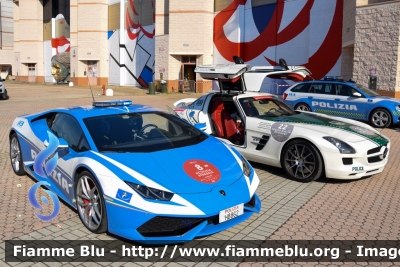 Lamborghini Huracán LP 610-4 
Polizia Di Stato 
Polizia Stradale 
Allestimento Lamborghini 
Decorazione Grafica Artlantis 
POLIZIA H8862 
Con stemma celebrativo "70 Anni Polizia Stradale"
In scorta alla Mille Miglia 2021
Con Mercedes-Benz SLS 6.3 AMG Dubai Police 

Parole chiave: Lamborghini / Huracàn_LP610-4 / POLIZIAH8862 Mille_Miglia_2021