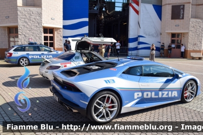 Lamborghini Huracán LP 610-4
Polizia Di Stato
Polizia Stradale
Allestimento Lamborghini
Decorazione Grafica Artlantis
POLIZIA H8862
Con stemma celebrativo "70 Anni Polizia Stradale"
In scorta alla Mille Miglia 2021
Parole chiave: Lamborghini / / / Huracàn_LP610-4 / / / POLIZIAH8862 / Mille_Miglia_2021