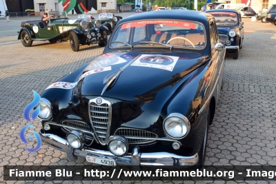 Alfa Romeo 1900
Guardia di Finanza
Anno 1954
GdiF 4938
Mille Miglia 2019
Parole chiave: Alfa-Romeo / 1900 / GdiF4938 / Mille_Miglia_2021