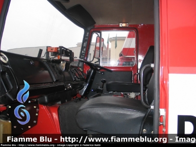 Fiat 697NP
Vigili del Fuoco
Comando Provinciale di Lecco
AutoGru da 16 ton allestimento Cristanini
Cabina di guida
VF 10518
Parole chiave: Fiat 697NP VF10518