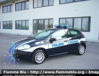 Fiat Grande Punto
Polizia Locale
San Donà di Piave (VE)
Allestita Carrozzeria Battiston Allestimenti Veicoli Speciali
Polizia Locale YA 740 AC
Parole chiave: Fiat Grande_Punto PL_San_Donà_di_Piave