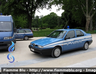 Alfa Romeo 155 II serie
Polizia di Stato
Polizia B9729

carrozzeria con varie tonalità di azzurro
Parole chiave: PoliziaB9729 Alfa_Romeo 155_IIserie volante autovettura Festa_Polizia_2010