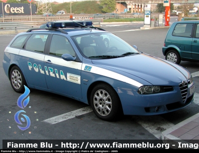 Alfa Romeo 156 Sportwagon II serie  
Polizia di Stato
Polizia Stradale in servizio sulla A7 Milano Serravalle - Milano Tangenziali
Polizia F0242
Parole chiave: Polizia_Autostradale Milano_Serravalle Alfa_Romeo 156_Sportwagon II_serie PoliziaF0242