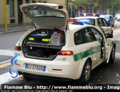 Alfa Romeo 159 JTDm Sportwagon
Polizia Locale Milano
Reparto radiomobile
3621 – DJ 576 DX

Parole chiave: Alfa_Romeo_159_ Sportwagon Polizia_Locale Milano 3621 DJ576DX Reparto_radiomobile