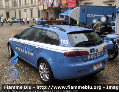 Alfa Romeo 159 Sportwagon Q4
Polizia Stradale
Polizia F8639

Parole chiave: Alfa_Romeo 159_Sportwagon Polizia_Stradale PoliziaF8639 Q4