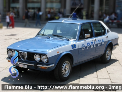 Alfa Romeo Alfetta II serie
Polizia di Stato
Polizia Stradale
Esemplare esposto presso il Museo delle auto della Polizia di Stato
POLIZIA 53315
Parole chiave: Alfa-Romeo Alfetta_IIserie Polizia53315 Festa_Della_Polizia_2012