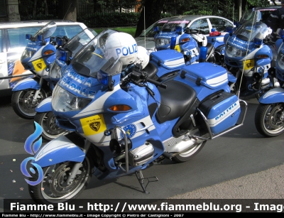 BMW R 850 RT
Polizia Stradale
Scorta al Giro d’Italia 2007

Parole chiave: Polizia_stradale BMW R850RT Giro Italia 2007