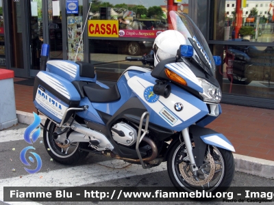 Bmw R1200RT III serie
Polizia di Stato
Polizia Stradale in servizio sulla Milano Serravalle Milano Tangenziali
Assegnata al Reparto di Intervento della Polizia Stradale (R.I.P.S.) di Milano Mecenate
Polizia G1908
Parole chiave: Bmw R1200RT_IIIserie PoliziaG1908