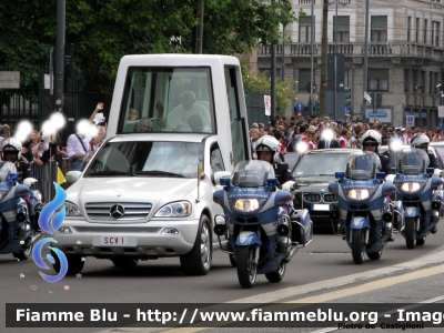 Bmw R850RT II serie
Polizia di Stato
Polizia Stradale
Scorta Papale
Parole chiave: Bmw R850RT_IIserie Visita_Papa_Milano_2012