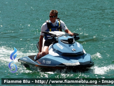 Bombardier-BRP Sea Doo GTI
Polizia di Stato
PS 1298

Floating Piers 2016
Parole chiave: Bombardier-BRP Sea_Doo_GTI The_Floating_Piers_2016