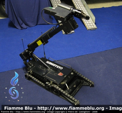 Deltic Cyclops MK4
Carabinieri
Artificieri antisabotaggio
robot cingolato a controllo remoto
anno di costruzione: 1996

Parole chiave: Deltic Cyclops_MK4 robot artificieri festa_forze_Armate antisabotaggio 8_novembre_2008 4_novembre_2008