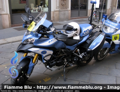 Ducati Multistrada Touring
Polizia di Stato
Polizia Stradale
in scorta al Giro d'Italia 2011
POLIZIA D1535
Parole chiave: Ducati Multistrada_Touring POLIZIAD1535 motocicletta Giro_Italia_2011 Polizia_Stradale