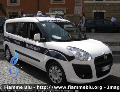 Fiat Doblò III serie
Polizia Municipale
Roma
Parole chiave: Fiat Doblò_IIserie PM_Roma