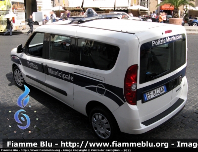 Fiat Doblò III serie
Polizia Municipale
Roma
Parole chiave: Fiat Doblò_IIserie PM_Roma