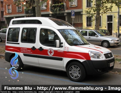 Fiat Doblò II serie
Croce Rossa Italiana
Comitato Provinciale di Milano
Delegazione di Buccinasco
CRI A297D

Parole chiave: Fiat_Doblò II_serie	Milano Buccinasco CRI A297D