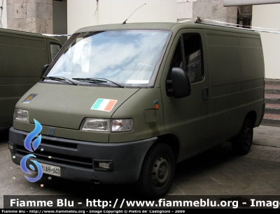 Fiat Ducato II serie
Aeronautica Militare Italiana
2° Deposito centrale
AM AH 940

Parole chiave: Festa_Forze_Armate 4_novembre 2009 Fiat Ducato_IIserie furgone AMAH940 stemma