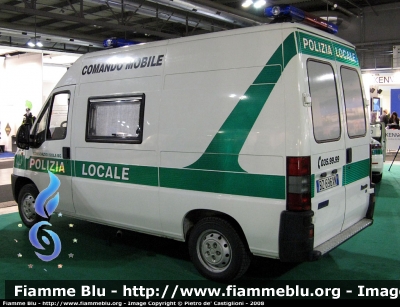 Fiat Ducato II serie
Polizia Locale
Consorzio Isola Bergamasca
Comando mobile
BZ 696 XN

Parole chiave: Rho fiera_Milano Sicurtech_2008 Polizia_Locale Comando_mobile  Consorzio_Isola_Bergamasca BZ696XN Fiat_Ducato_II_serie