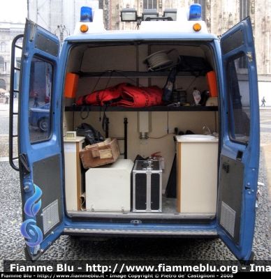 Fiat Ducato Maxi II serie
Polizia di Stato – Artificieri
Polizia B5779

Parole chiave: Fiat Ducato_II_serie Artificieri Polizia_B5779