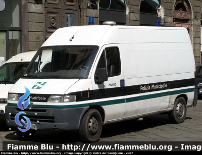 Fiat Ducato II serie Maxi
Polizia Municipale
Milano
BD 180 BB

Parole chiave: Polizia_ Municipale Milano PM furgone Fiat Ducato_IIserie Ducato_Maxi BD180BB