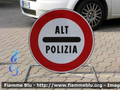 Segnaletica
Polizia Locale
Provincia di Milano
Open day Polizia Locale Lombardia 2012
Avviso: "Alt Polizia"
DP 350 TF
Parole chiave: Fiat Grande_Punto Open_day_Polizia_Locale_2012