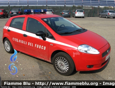 Fiat Grande Punto
Vigili del Fuoco
VF 25011
Comando Provinciale di Modena
Con logo 115 applicato al contrario

Parole chiave: Fiat_Grande_Punto VF25011 Modena logo_115 contrario lato_sbagliato controvento