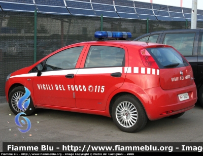 Fiat Grande Punto
Vigili del Fuoco
VF 25011
Comando Provinciale di Modena
Con logo 115 applicato al contrario

Parole chiave: Fiat_Grande_Punto VF25011 Modena logo_115 contrario lato_sbagliato controvento