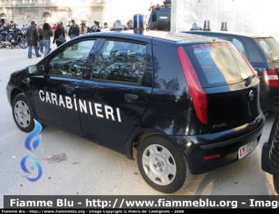 Fiat Punto III serie
Carabinieri
Polizia Militare presso Aeronautica Militare
Milano
(tetto in tinta e scritta controvento)
AM CC 773

Parole chiave: Fiat Punto_III_serie Carabinieri Polizia_Militare Aeronautica festa_forze_Armate 8_novembre_2008 4_novembre_2008 AMCC773