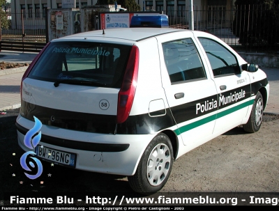 Fiat Punto II serie
Polizia Municipale (ora Polizia Locale)
Brescia
lampeggiante a barra
BW 796 NG

Parole chiave: Polizia_Municipale PM Brescia BS BW796NG Fiat Punto_IIserie