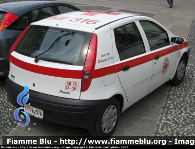 Fiat Punto II serie
Croce Rossa Italiana
Comitato Locale Alte Groane (MB)
CRI A2316

Parole chiave: Fiat Punto_IIserie CRIA2316