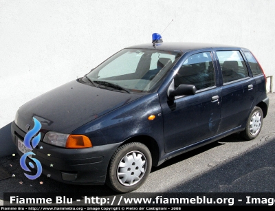 Fiat Punto I serie
Corpo Forestale dello Stato
CFS 576 AC

Parole chiave: Reas CFS576AC Fiat_Punto_I_serie blu