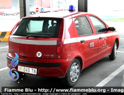 Fiat Punto II serie
Vigili del Fuoco
Corpo Permanente di Trento
VF D40 TN

Parole chiave: Fiat Punto_II_serie Trento VFD40TN