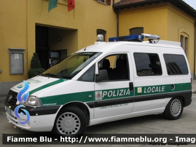 Fiat Scudo III serie
Polizia Locale
Comune di Palazzolo sull'Oglio (BS)
Open day Polizia Locale Lombardia 2012
CW 611 PB
Parole chiave: Fiat Scudo_IIIserie Open_day_Polizia_Locale_2012