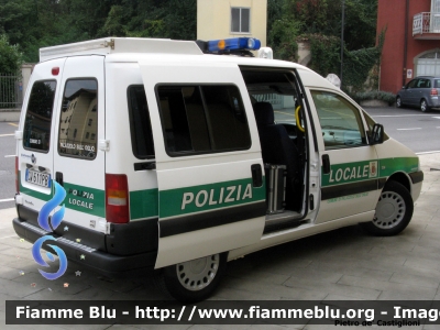 Fiat Scudo III serie
Polizia Locale
Comune di Palazzolo sull'Oglio (BS)
Open day Polizia Locale Lombardia 2012
CW 611 PB
Parole chiave: Fiat Scudo_IIIserie Open_day_Polizia_Locale_2012