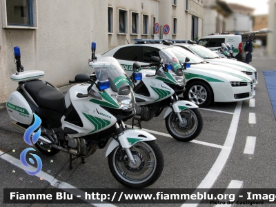 Honda Deauville II serie
Polizia Locale
Comune di Brescia
Open day Polizia Locale Lombardia 2012
POLIZIA LOCALE YA 02873
DG 94466
Parole chiave: Honda Deauville_IIserie POLIZIALOCALEYA02873 Open_day_Polizia_Locale_2012