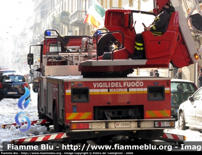 Iveco EuroFire 150E28 II serie
Vigili del Fuoco
Comando Provinciale di Milano-via Messina
AutoScala da 30 metri allestimento Iveco-Magirus
Torretta
VF 22935
Parole chiave: Iveco EuroFire_150E28_IIserie VF22935