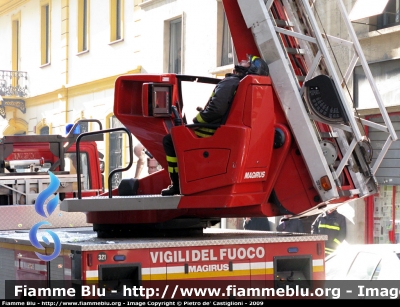 Iveco EuroFire 150E28 II serie
Vigili del Fuoco
Comando Provinciale di Milano-via Messina
AutoScala da 30 metri allestimento Iveco-Magirus
Torretta
VF 22935
Parole chiave: Iveco EuroFire_150E28_IIserie VF22935