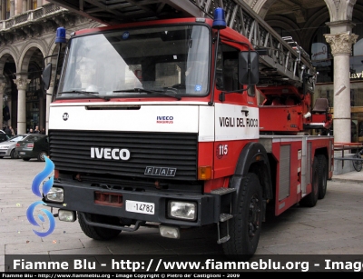 Iveco 330-35
Vigili del Fuoco
Comando Provinciale di Milano-via Messina
AutoScala da 50 metri
VF 14782

Parole chiave: Iveco 330-30 VF14782 Festa_Forze_Armate_2009