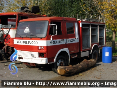 Iveco OM 79-13
Vigili del Fuoco
mezzo in accantonamento
presso il comando di Brescia
VF 1280x
Parole chiave: Iveco OM 79-13 VF1280x