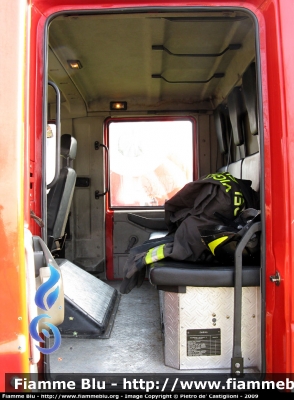 Iveco CityEuroFire 100E21 I serie
Vigili del Fuoco
Comando Provinciale di Milano
AutoPompaSerbatoio allestimento Iveco-Magirus
Zona posteriore cabina
VF 19788
Parole chiave: Iveco CityEuroFire_100E21_Iserie VF19788