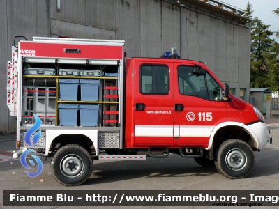 Iveco Daily 55S17 4x4 IV serie restyle
Vigili del Fuoco
Soccorso subacqueo
Unità speleo subacquea
Allestimento Iveco-Magirus

Si ringrazia Iveco-Magirus per la collaborazione e Pierfrancesco Nardizzi per l'organizzazione
Parole chiave: Iveco Daily_55S17_4x4_IVserie_restyle