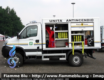 Iveco Daily 4x4 IV serie
Regione Lombardia
Protezione Civile
Colonna mobile regionale
Unità antincendio
assegnata al distaccamento
di Turbigo del Parco del Ticino
DP 800 BE

Parole chiave: Lombardia struttura_regionale protezione_civile_ Iveco_Daily_4x4_IV_serie Iveco_Daily_IV_serie DP800BE antincendio_boschivo