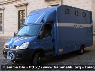 Iveco Daily IV serie restyle
Polizia di Stato
Reparto a Cavallo
Polizia H3207
Parole chiave: Iveco Daily_IVserie_restyle POLIZIAH3207