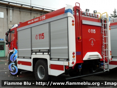 Iveco EuroCargo 150E30 4x4 III serie
Vigili del Fuoco
Distretto di Trento
Corpo Volontario di Faver (TN)
AutoPompaSerbatoio allestimento Iveco-Magirus

Si ringrazia Iveco-Magirus per la collaborazione e Pierfrancesco Nardizzi per l'organizzazione
Parole chiave: Iveco EuroCargo_150E30_4x4_IIIserie