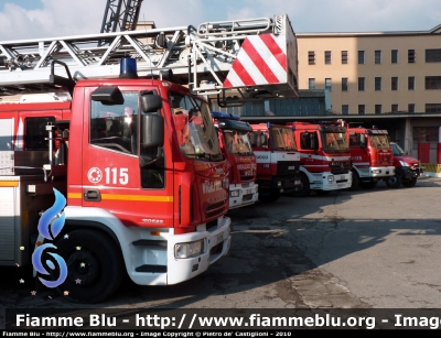 Iveco EuroFire 150E28 II serie
Vigili del Fuoco
Comando Provinciale di Milano-via Messina
AutoScala da 30 metri allestimento Iveco-Magirus
VF 22935
Parole chiave: Iveco EuroFire_150E28_IIserie VF22935 Santa_Barbara_2010