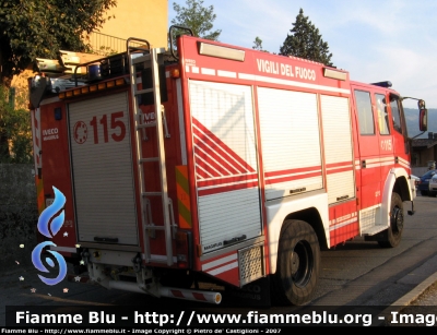 Iveco EuroFire 140E28 4x4 I serie
Vigili del Fuoco
AutoPompaSerbatoio allestimento Iveco-Magirus
VF 22692

Parole chiave: Iveco EuroFire_140E28_4x4_Iserie VF22692