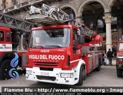 Iveco EuroCargo 150E28 II serie
Vigili del Fuoco
Comando Provinciale di Milano
Distaccamento Cittadino di Via Sardegna
AutoScala da 30 metri allestimento Iveco-Magirus con cambio automatico Allison
VF 22756
Parole chiave: Iveco EuroCargo_150E28_IIserie VF22756 Festa_Forze_Armate_2009