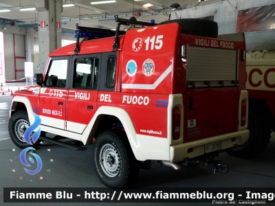 Iveco Massif pick up doppia cabina
Vigili del Fuoco
Comando Provinciale di Brescia
Nucleo NBCR - TLC
Fuoristrada allestimento Iveco-Magirus
VF 26183
Parole chiave: Iveco Massif VF26183 Reas_2011