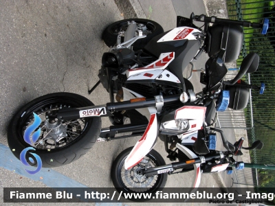 KTM 690 SMC
Polizia Municipale
Comune di Prato (PO)
Milano: gimkana in moto trofeo “Nicolò Savarino”
DR 24442 - DR 24443
Parole chiave: KTM 690_SMC Trofeo_Nicolò_Savarino_2012